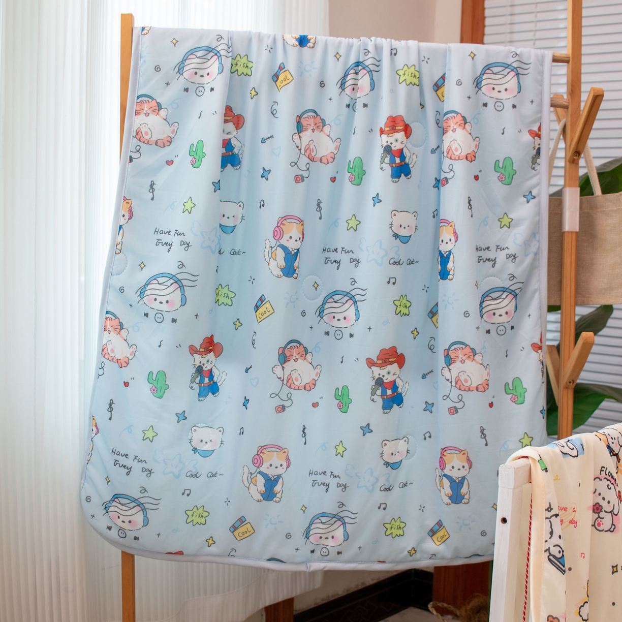 91家纺网 家纺一手货源 找家纺 欣宜家纺 2025新款母婴级卡通冰淇淋夏被夏凉空调冰丝薄款被芯可机洗凉感丝冰皮被子 被子被芯 摇滚猫