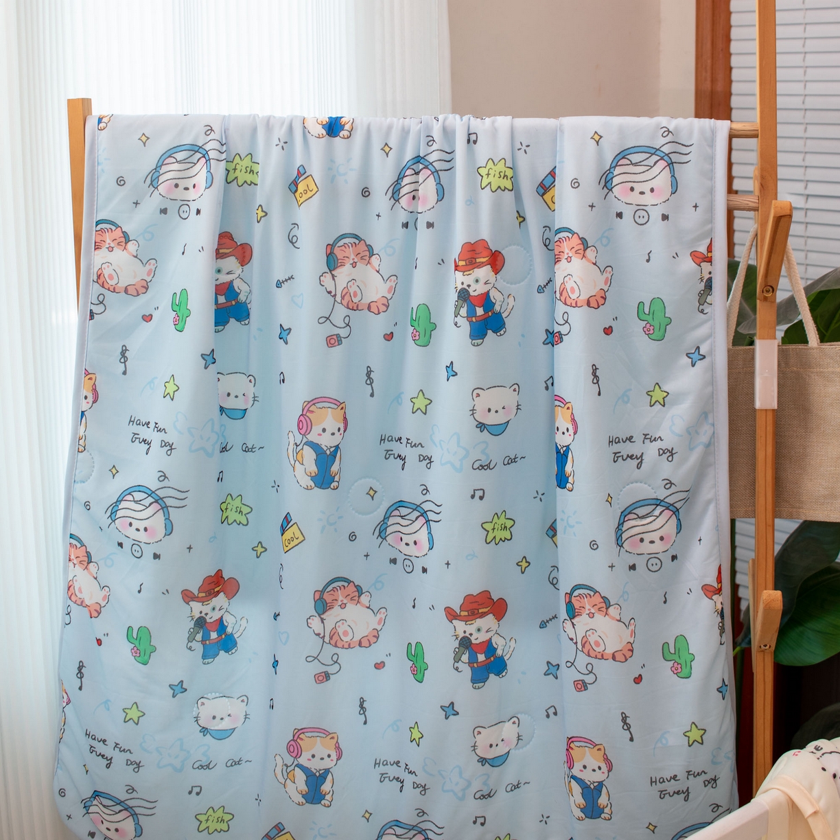 91家纺网 家纺一手货源 找家纺 欣宜家纺 2025新款母婴级卡通冰淇淋夏被夏凉空调冰丝薄款被芯可机洗凉感丝冰皮被子 被子被芯 摇滚猫