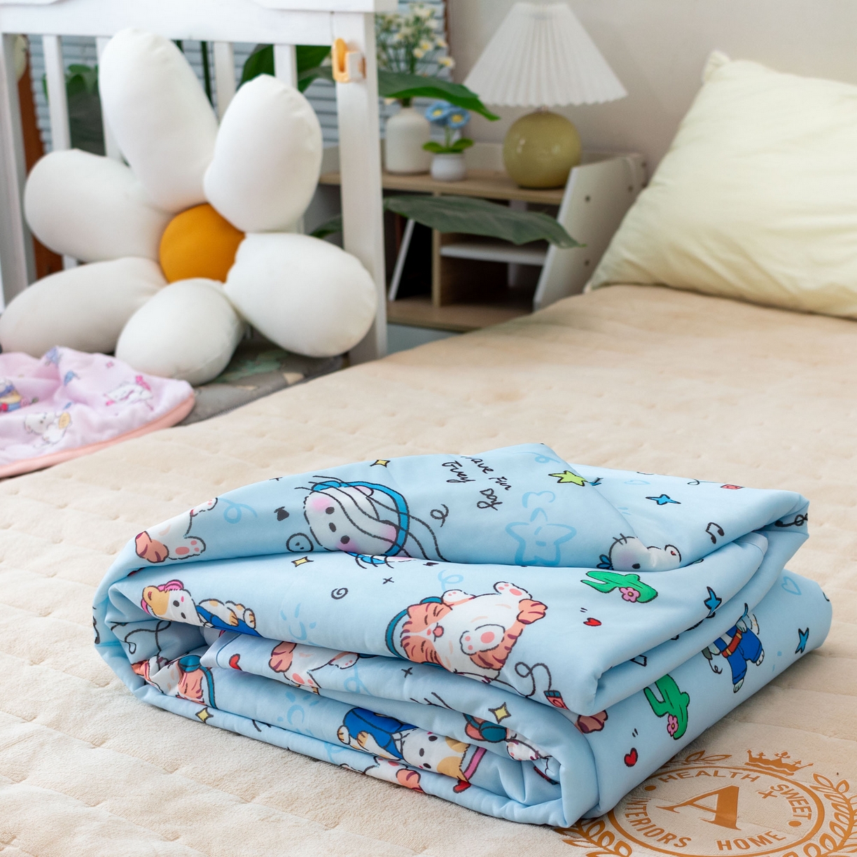 91家纺网 家纺一手货源 找家纺 欣宜家纺 2025新款母婴级卡通冰淇淋夏被夏凉空调冰丝薄款被芯可机洗凉感丝冰皮被子 被子被芯 摇滚猫