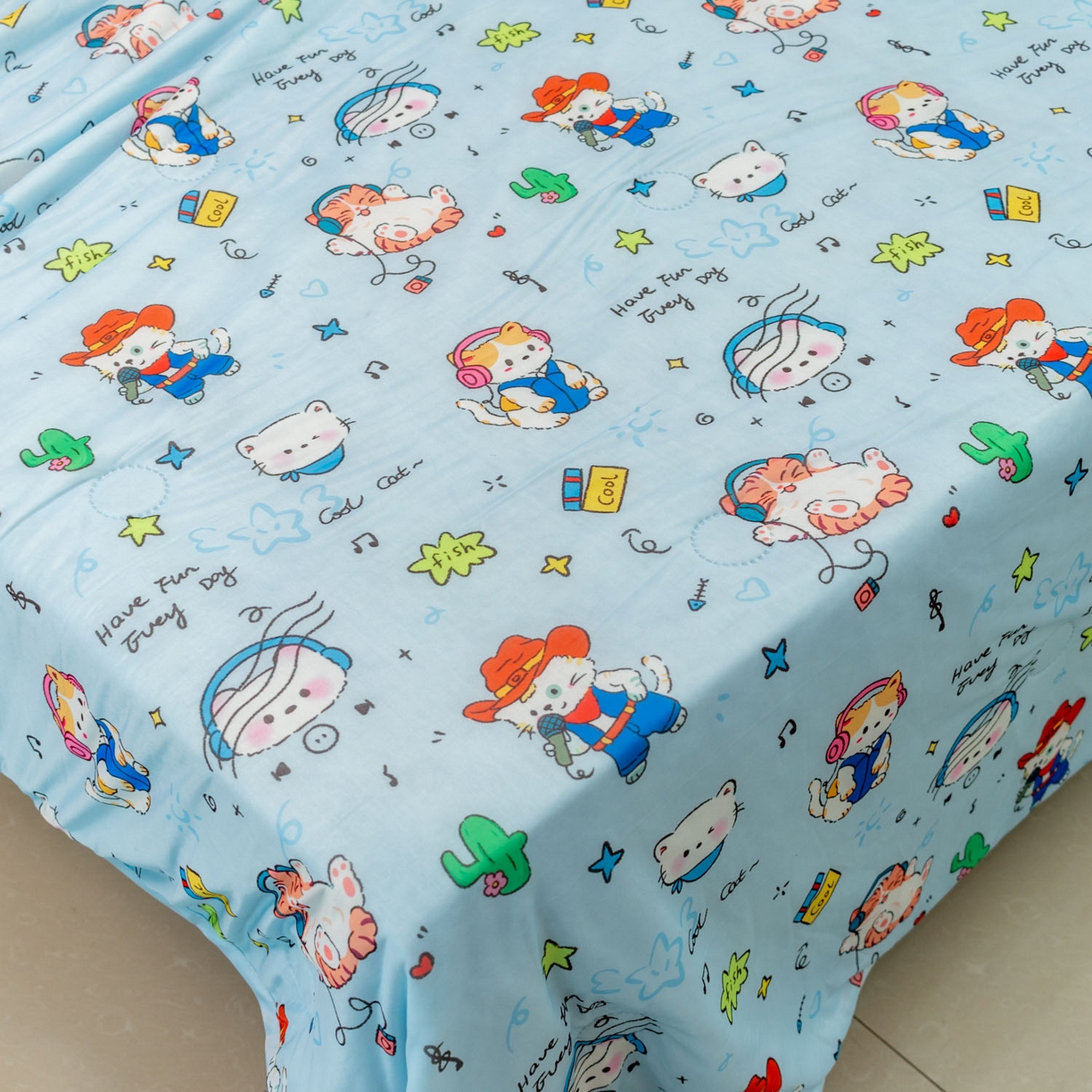 91家纺网 家纺一手货源 找家纺 欣宜家纺 2025新款母婴级卡通冰淇淋夏被夏凉空调冰丝薄款被芯可机洗凉感丝冰皮被子 被子被芯 摇滚猫