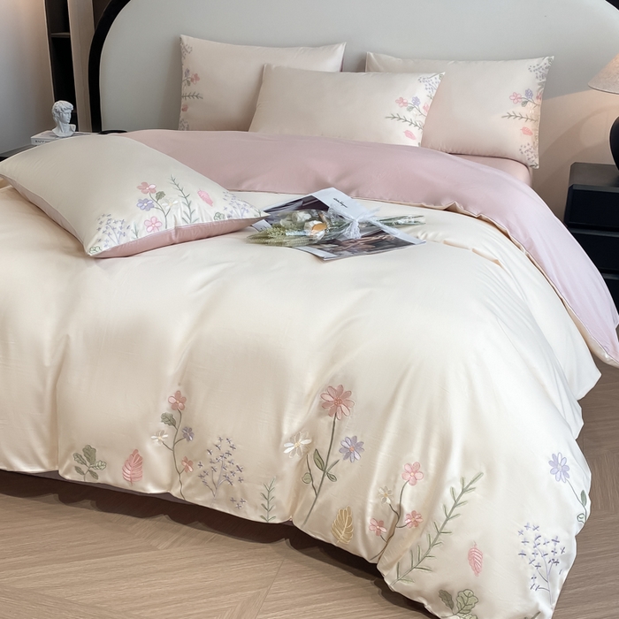 91家纺网 家纺一手货源 找家纺 欣宜家纺 2025新款全棉长绒棉刺绣绣花款纯棉四件套高端礼盒款-洛可系列 洛可可-白粉