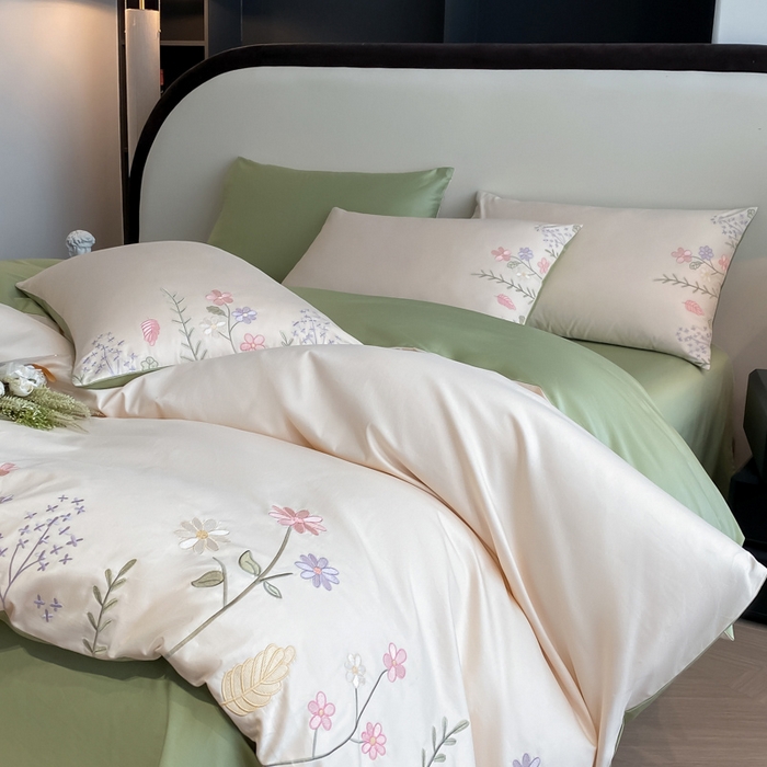 91家纺网 家纺一手货源 找家纺 欣宜家纺 2025新款全棉长绒棉刺绣绣花款纯棉四件套高端礼盒款-洛可系列 洛可可-白绿
