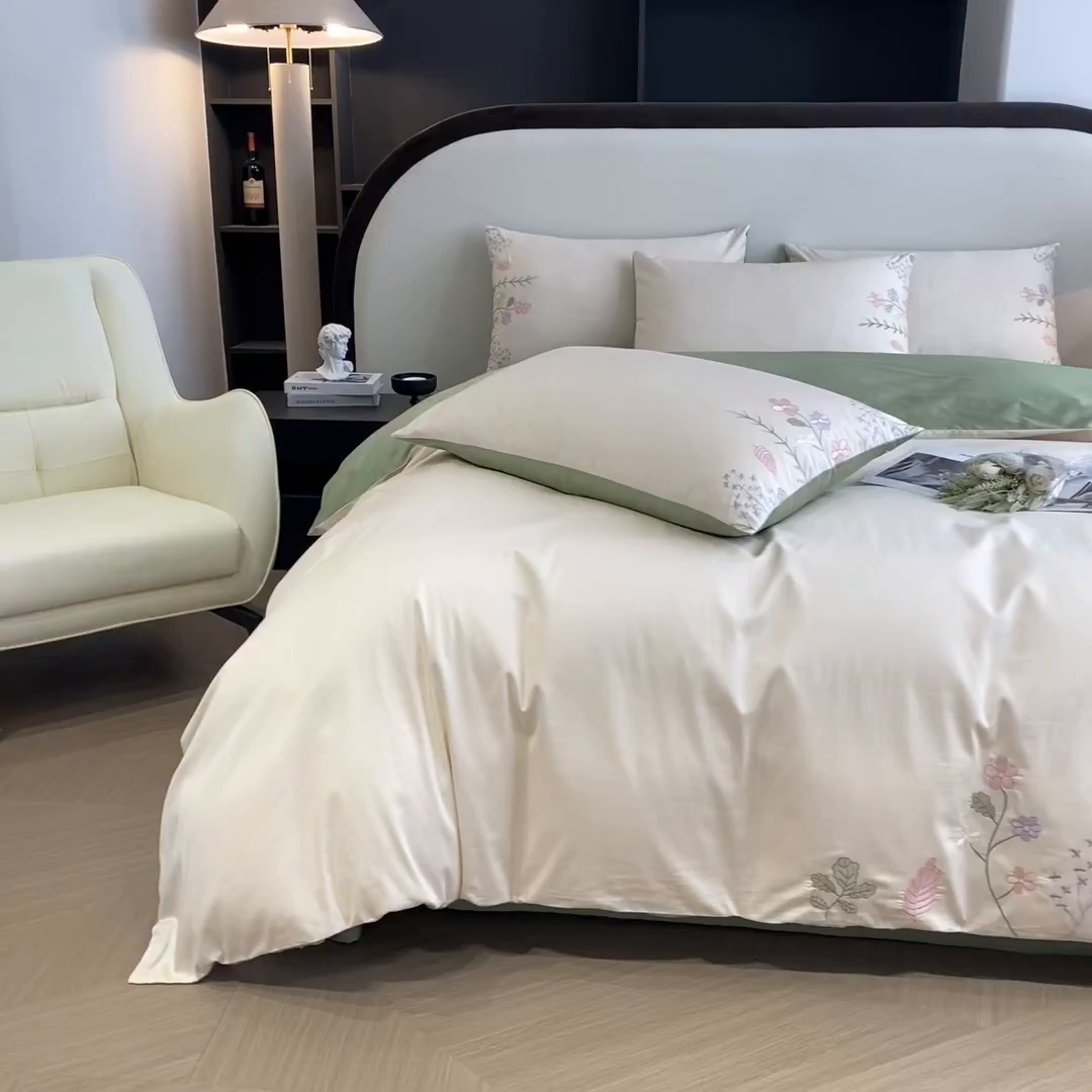 91家纺网 家纺一手货源 找家纺 欣宜家纺 2025新款全棉长绒棉刺绣绣花款纯棉四件套高端礼盒款-洛可系列 洛可可-白绿