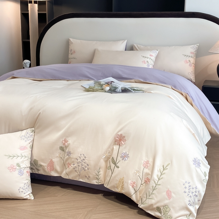 91家纺网 家纺一手货源 找家纺 欣宜家纺 2025新款全棉长绒棉刺绣绣花款纯棉四件套高端礼盒款-洛可系列 洛可可-白紫