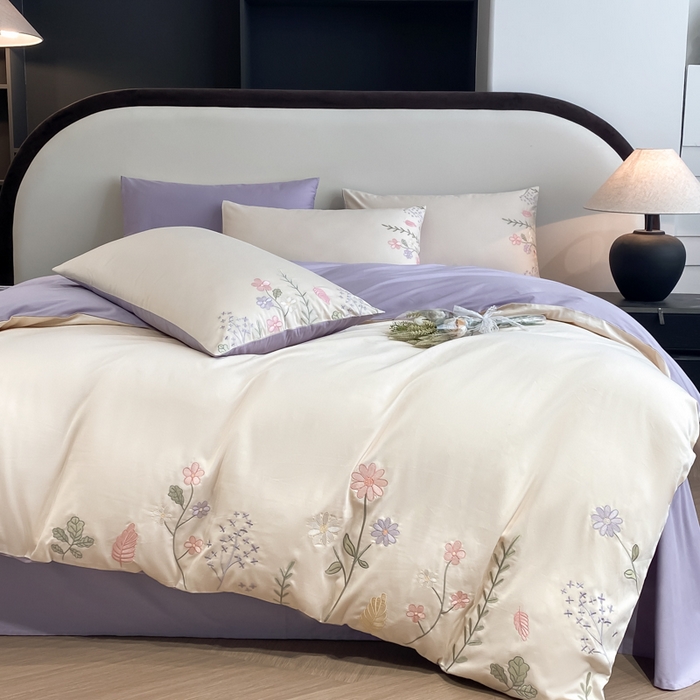 91家纺网 家纺一手货源 找家纺 欣宜家纺 2025新款全棉长绒棉刺绣绣花款纯棉四件套高端礼盒款-洛可系列 洛可可-白紫