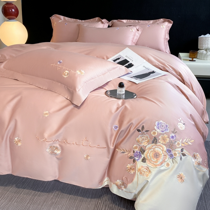 91家纺网 家纺一手货源 找家纺 欣宜家纺 2025新款纯棉全棉长绒棉刺绣绣花高端礼盒四件套-梦境 梦境轻奢粉