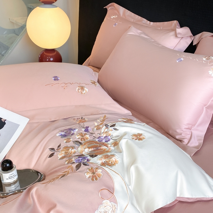 91家纺网 家纺一手货源 找家纺 欣宜家纺 2025新款纯棉全棉长绒棉刺绣绣花高端礼盒四件套-梦境 梦境轻奢粉