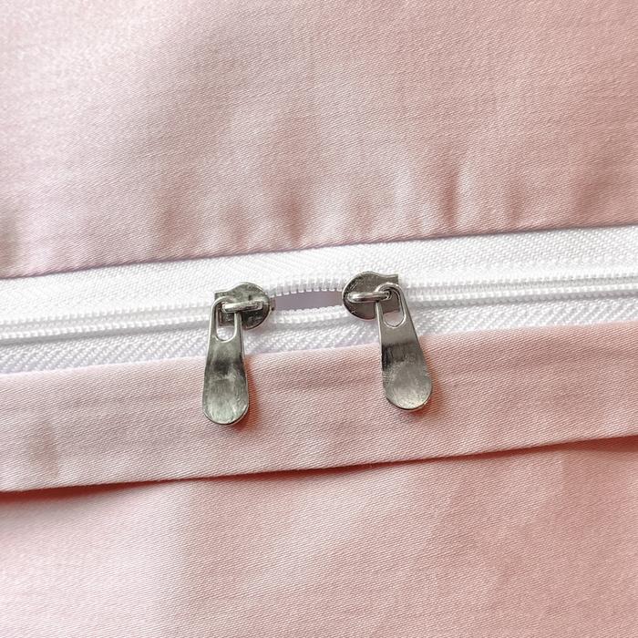 91家纺网 家纺一手货源 找家纺 欣宜家纺 2025新款纯棉全棉长绒棉刺绣绣花高端礼盒四件套-梦境 梦境轻奢粉