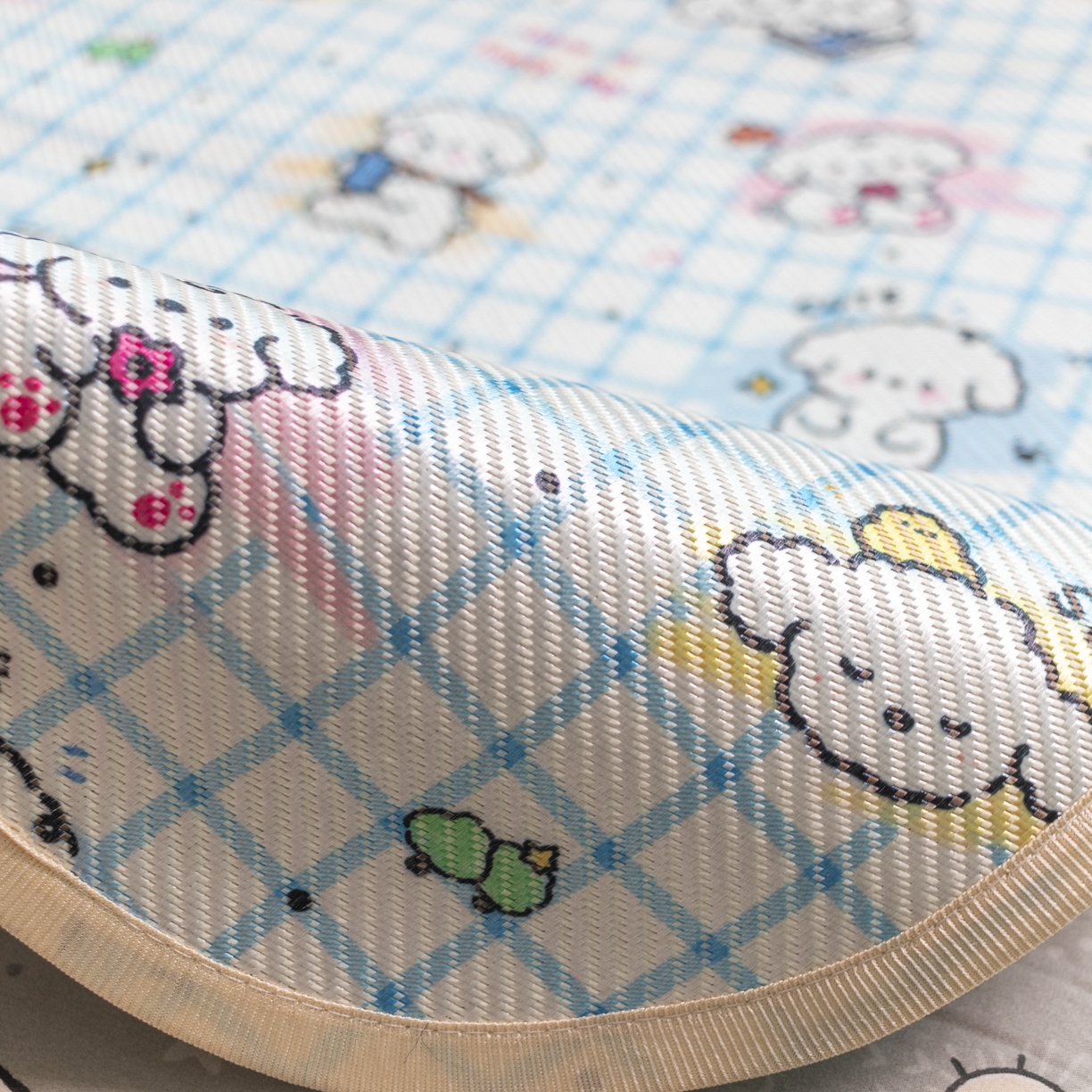 91家纺网 家纺一手货源 找家纺 欣宜家纺 2025新款可爱卡通儿童冰藤席 波点狗