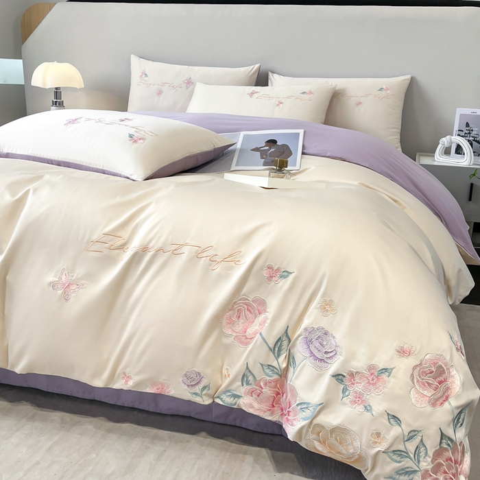 91家纺网 家纺一手货源 找家纺 欣宜家纺 2025新款纯棉全棉长绒棉刺绣绣花四件套高端礼盒款-爱丽丝 爱丽丝-白紫