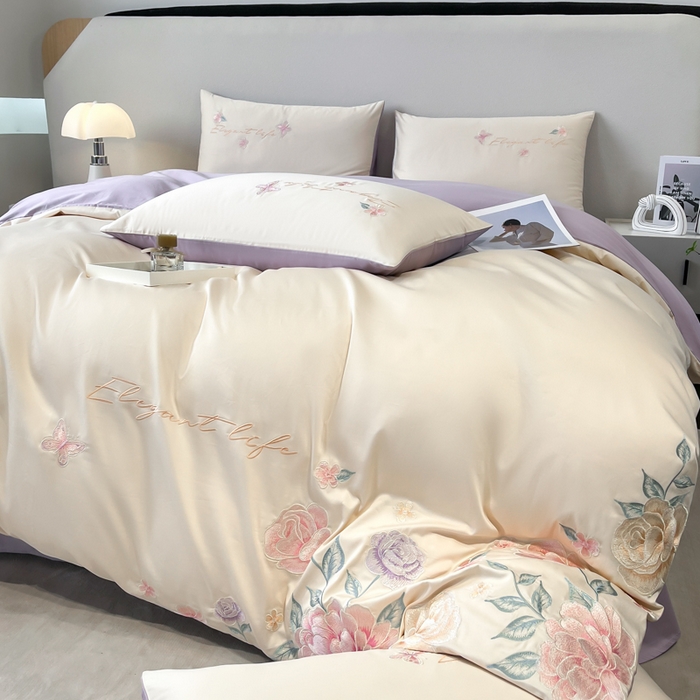 91家纺网 家纺一手货源 找家纺 欣宜家纺 2025新款纯棉全棉长绒棉刺绣绣花四件套高端礼盒款-爱丽丝 爱丽丝-白紫