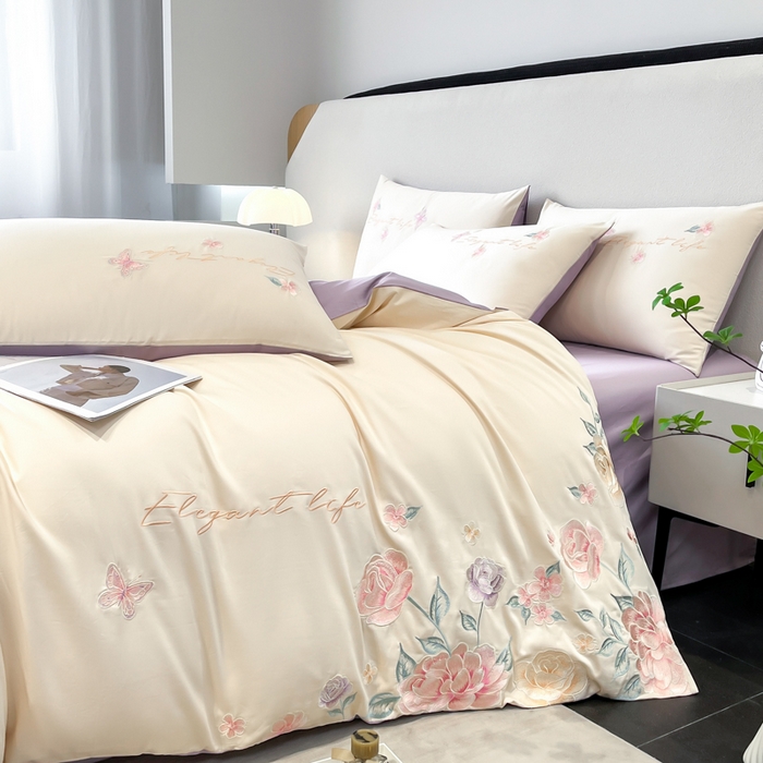 91家纺网 家纺一手货源 找家纺 欣宜家纺 2025新款纯棉全棉长绒棉刺绣绣花四件套高端礼盒款-爱丽丝 爱丽丝-白紫