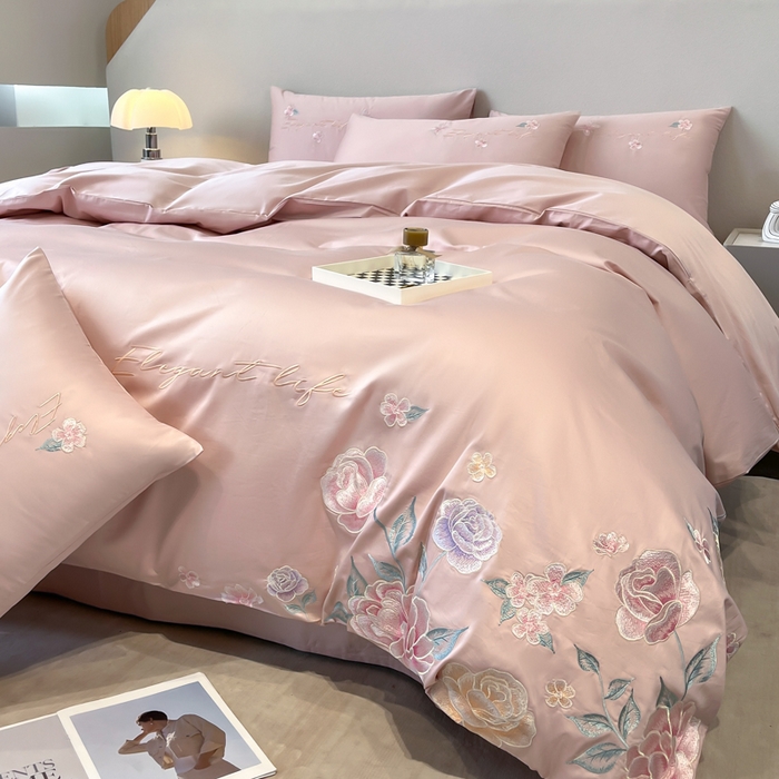 91家纺网 家纺一手货源 找家纺 欣宜家纺 2025新款纯棉全棉长绒棉刺绣绣花四件套高端礼盒款-爱丽丝 爱丽丝-轻奢粉