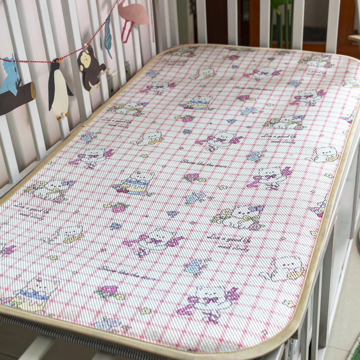 91家纺网 家纺一手货源 找家纺 欣宜家纺 2025新款可爱卡通儿童冰藤席 丝带猫咪