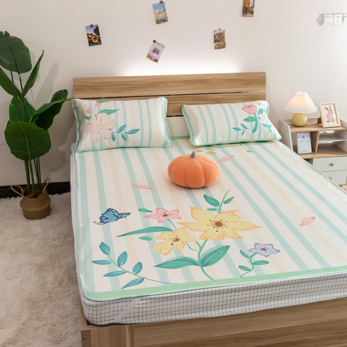 91家纺网 家纺一手货源 找家纺 （总）欣宜家纺 2025新款母婴级夏季新款小清新数码印花凉感冰丝席三件套空调席（有质检报告）