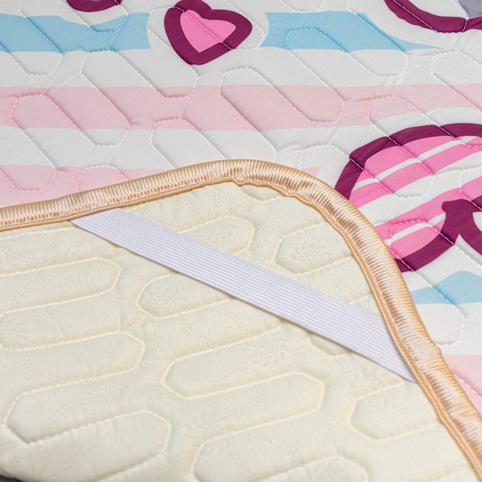 91家纺网 家纺一手货源 找家纺 欣宜家纺 2025新款母婴级儿童乳胶凉席空调席 爱心卡拉