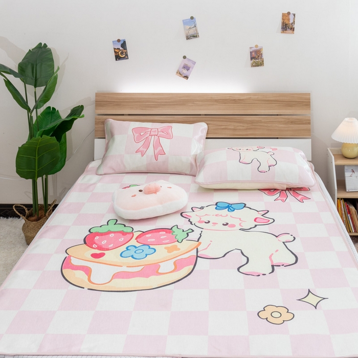 91家纺网 家纺一手货源 找家纺 欣宜家纺 2025新款母婴级夏季新款小清新数码印花凉感冰丝席三件套空调席（有质检报告） 粉格咩咩