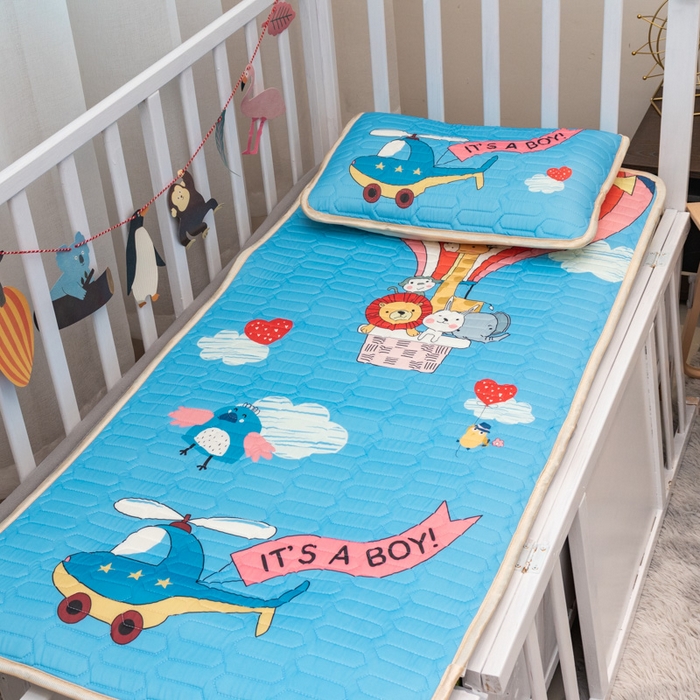 91家纺网 家纺一手货源 找家纺 欣宜家纺 2025新款母婴级儿童乳胶凉席空调席 飞机热气球