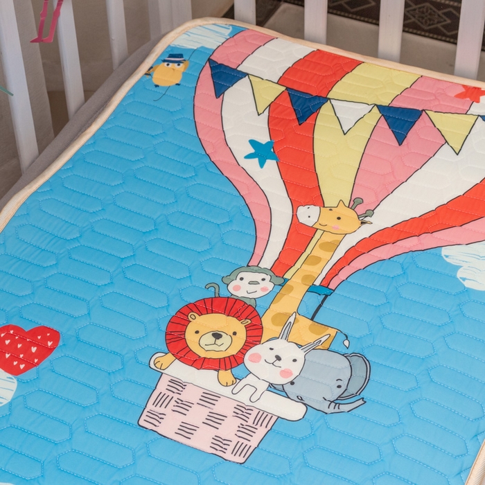 91家纺网 家纺一手货源 找家纺 欣宜家纺 2025新款母婴级儿童乳胶凉席空调席 飞机热气球