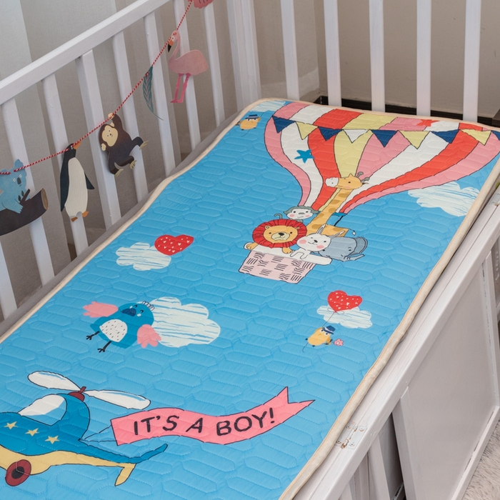 91家纺网 家纺一手货源 找家纺 欣宜家纺 2025新款母婴级儿童乳胶凉席空调席 飞机热气球