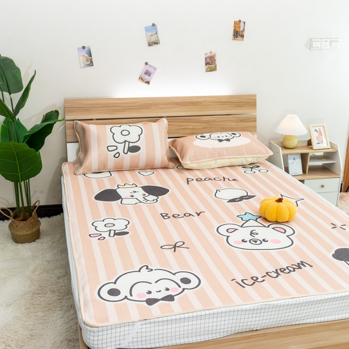 91家纺网 家纺一手货源 找家纺 欣宜家纺 2025新款母婴级夏季新款小清新数码印花凉感冰丝席三件套空调席（有质检报告） 动物乐园