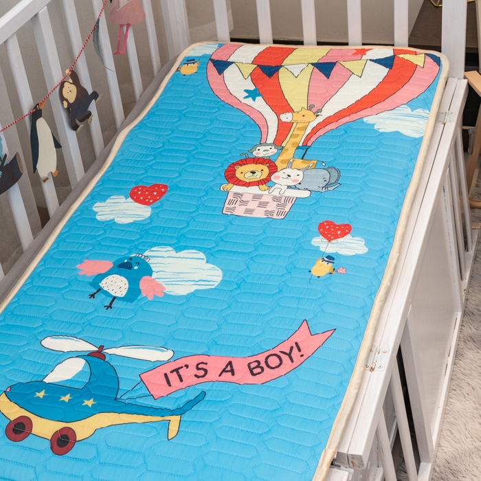 91家纺网 家纺一手货源 找家纺 欣宜家纺 2025新款母婴级儿童乳胶凉席空调席 飞机热气球