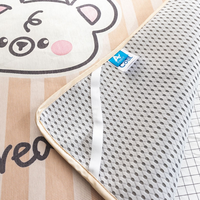 91家纺网 家纺一手货源 找家纺 欣宜家纺 2025新款母婴级夏季新款小清新数码印花凉感冰丝席三件套空调席（有质检报告） 动物乐园