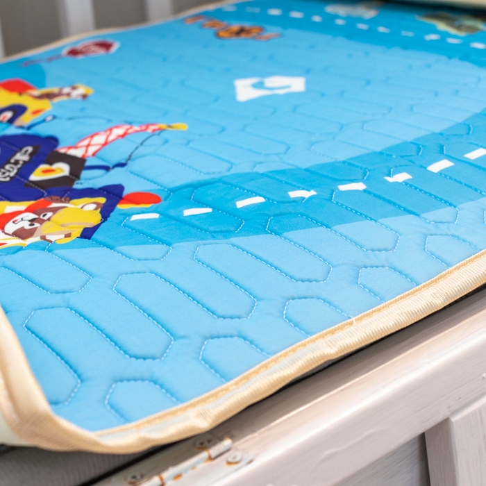 91家纺网 家纺一手货源 找家纺 欣宜家纺 2025新款母婴级儿童乳胶凉席空调席 工程车队