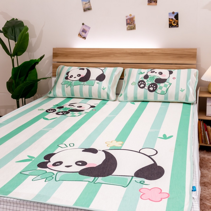 91家纺网 家纺一手货源 找家纺 欣宜家纺 2025新款母婴级夏季新款小清新数码印花凉感冰丝席三件套空调席（有质检报告） 条纹熊猫