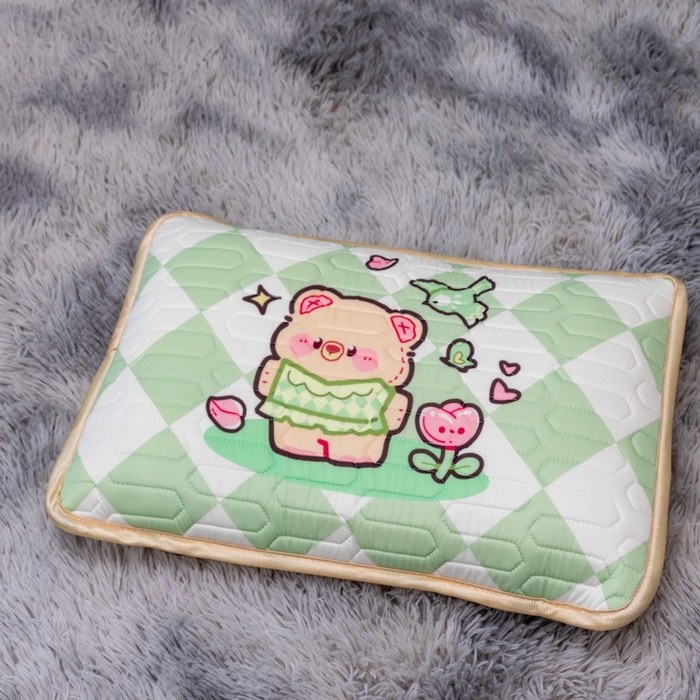 91家纺网 家纺一手货源 找家纺 欣宜家纺 2025新款母婴级儿童乳胶凉席空调席 绿格小熊