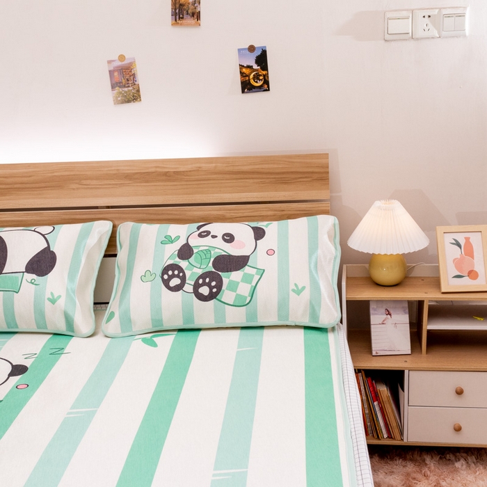 91家纺网 家纺一手货源 找家纺 欣宜家纺 2025新款母婴级夏季新款小清新数码印花凉感冰丝席三件套空调席（有质检报告） 条纹熊猫