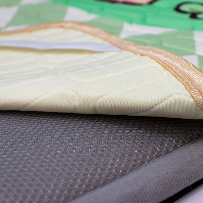 91家纺网 家纺一手货源 找家纺 欣宜家纺 2025新款母婴级儿童乳胶凉席空调席 绿格小熊