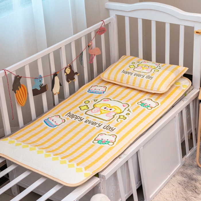 欣宜家纺 2025新款母婴级儿童乳胶凉席空调席 竖条狗狗
