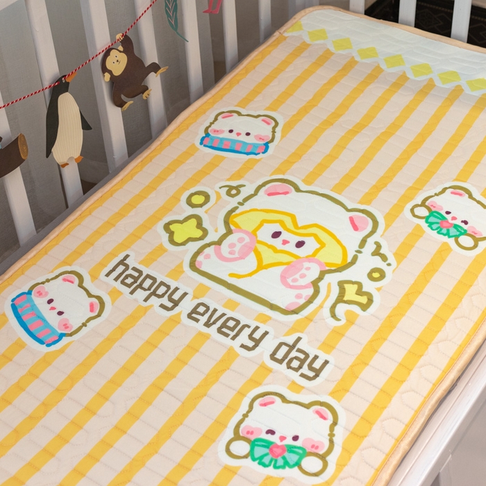 91家纺网 家纺一手货源 找家纺 欣宜家纺 2025新款母婴级儿童乳胶凉席空调席 竖条狗狗