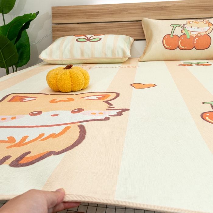 91家纺网 家纺一手货源 找家纺 欣宜家纺 2025新款母婴级夏季新款小清新数码印花凉感冰丝席三件套空调席（有质检报告） 樱桃狐狸