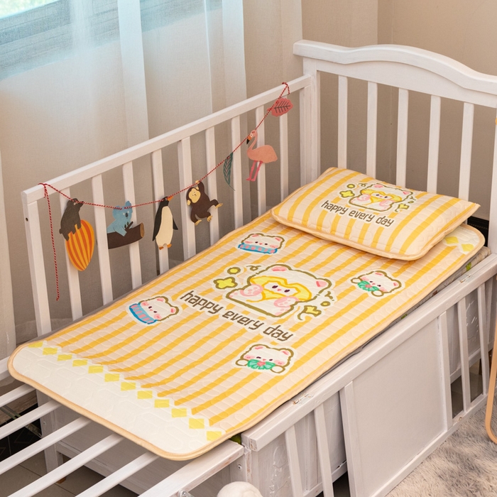 91家纺网 家纺一手货源 找家纺 欣宜家纺 2025新款母婴级儿童乳胶凉席空调席 竖条狗狗