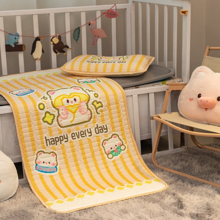 91家纺网 家纺一手货源 找家纺 欣宜家纺 2025新款母婴级儿童乳胶凉席空调席 竖条狗狗