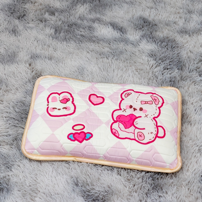 91家纺网 家纺一手货源 找家纺 欣宜家纺 2025新款母婴级儿童乳胶凉席空调席 甜蜜小熊