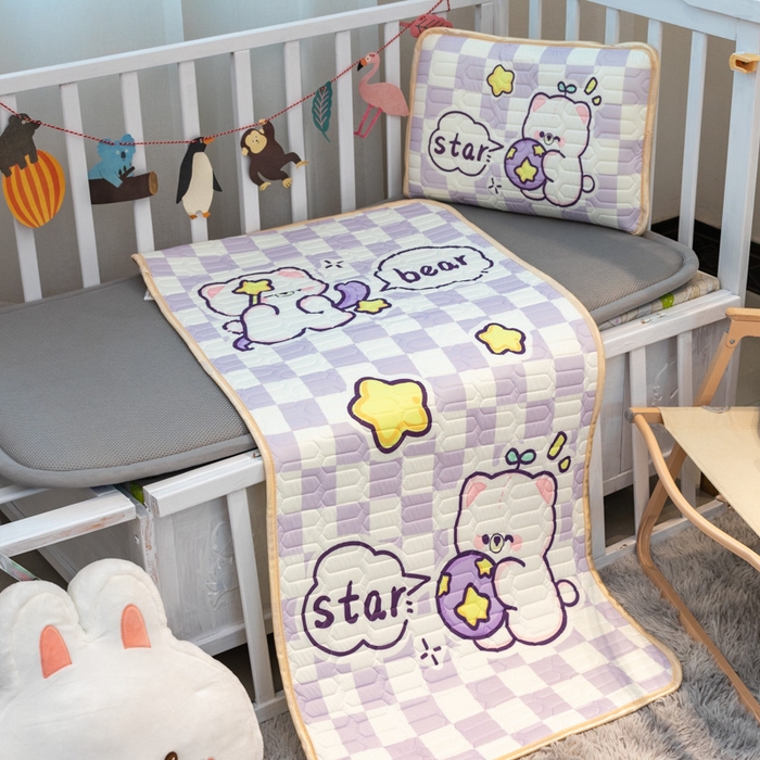 91家纺网 家纺一手货源 找家纺 欣宜家纺 2025新款母婴级儿童乳胶凉席空调席 足球熊