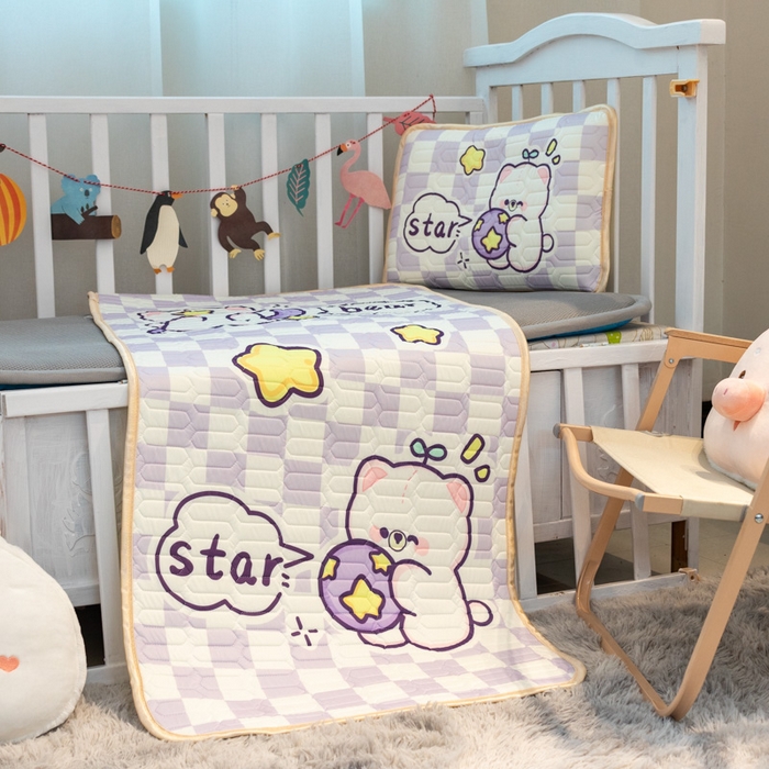 91家纺网 家纺一手货源 找家纺 欣宜家纺 2025新款母婴级儿童乳胶凉席空调席 足球熊