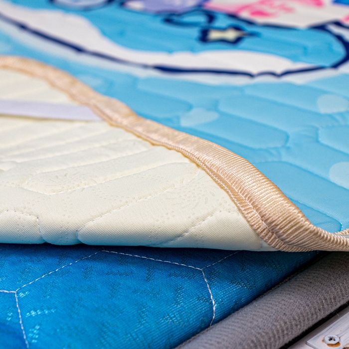 91家纺网 家纺一手货源 找家纺 欣宜家纺 2025新款母婴级儿童乳胶凉席空调席 熊兔野餐