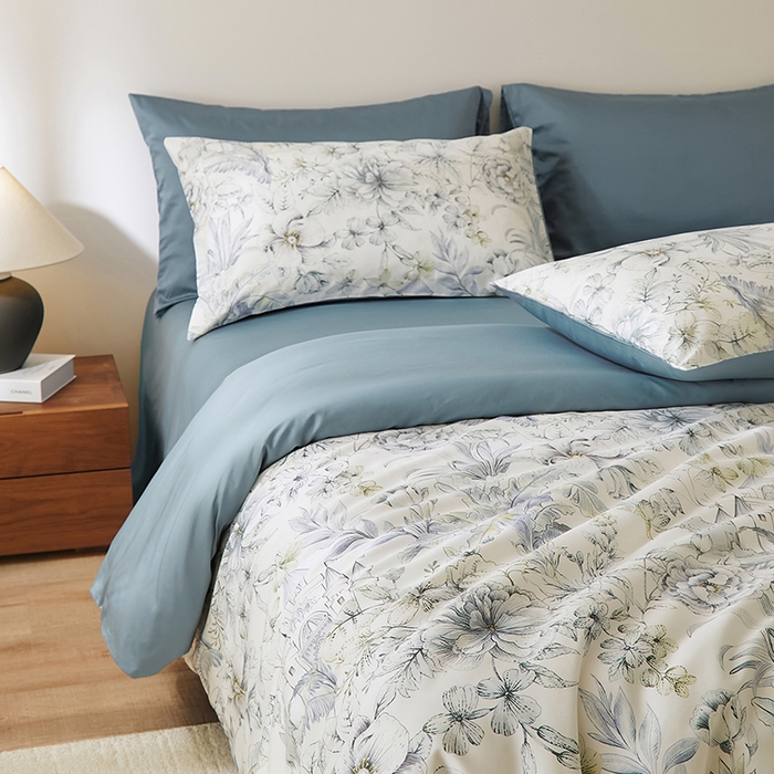 91家纺网 家纺一手货源 找家纺 欣宜家纺 2025新款60支长绒棉数码印花系列四件套 花海城堡