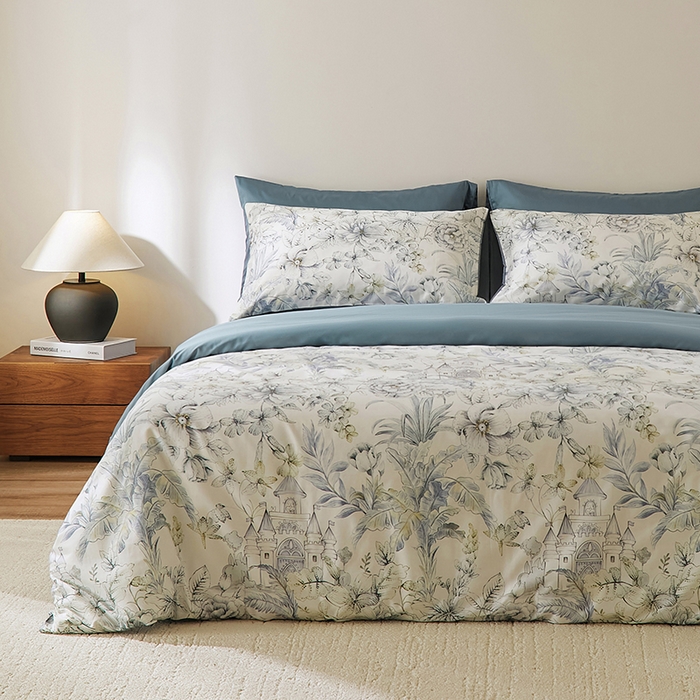 91家纺网 家纺一手货源 找家纺 欣宜家纺 2025新款60支长绒棉数码印花系列四件套 花海城堡