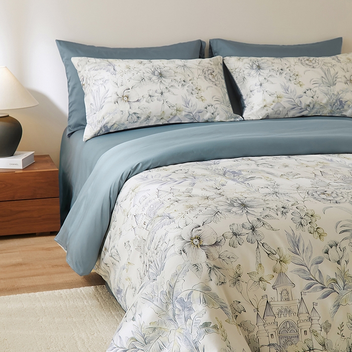 91家纺网 家纺一手货源 找家纺 欣宜家纺 2025新款60支长绒棉数码印花系列四件套 花海城堡