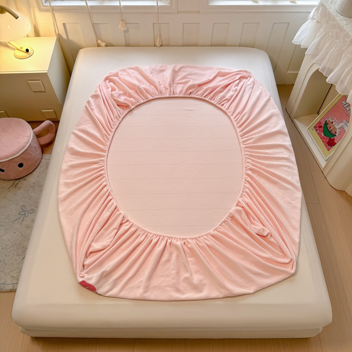 91家纺网 家纺一手货源 找家纺 （总）欣宜家纺 2025新款高克重毛巾绣花卡通ins风牛奶绒奶油条纹单床笠