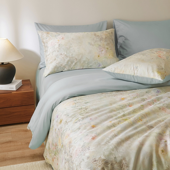 91家纺网 家纺一手货源 找家纺 欣宜家纺 2025新款60支长绒棉数码印花系列四件套 仟云灰