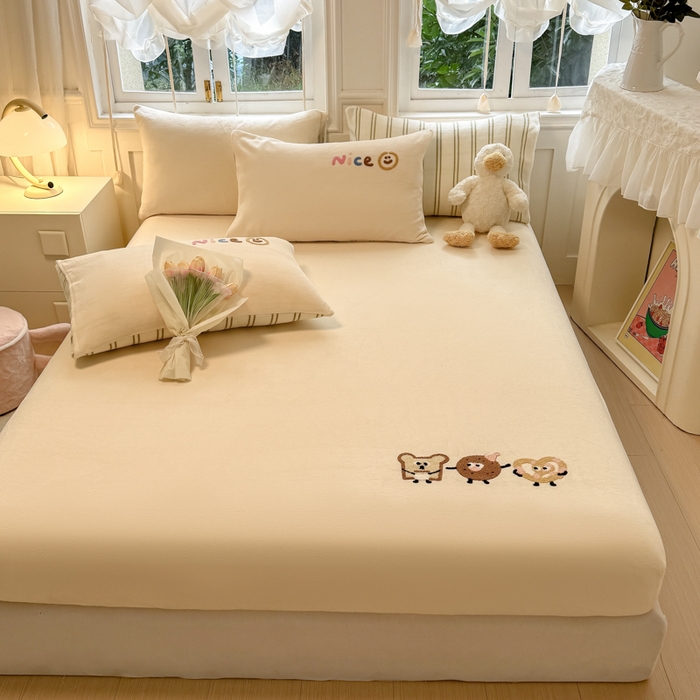 91家纺网 家纺一手货源 找家纺 欣宜家纺 2025新款高克重毛巾绣花卡通ins风牛奶绒奶油条纹单床笠 奶油黄