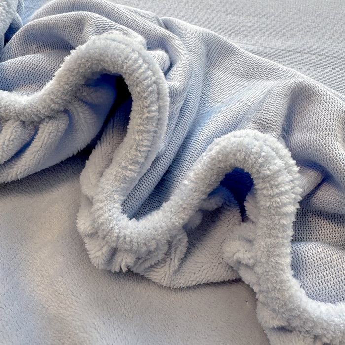 91家纺网 家纺一手货源 找家纺 欣宜家纺 2025新款高克重毛巾绣花卡通ins风牛奶绒奶油条纹单床笠 奶油蓝