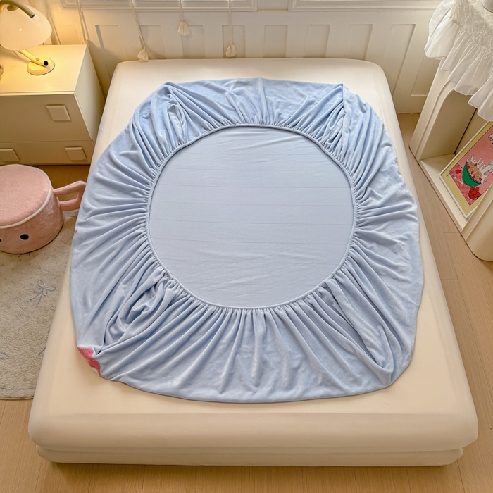 91家纺网 家纺一手货源 找家纺 欣宜家纺 2025新款高克重毛巾绣花卡通ins风牛奶绒奶油条纹单床笠 奶油蓝