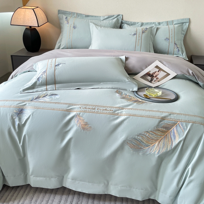 91家纺网 家纺一手货源 找家纺 欣宜家纺 2025新款纯棉全棉长绒棉磨毛不掉毛高端四件套羽翼系列带礼盒 飘蓝